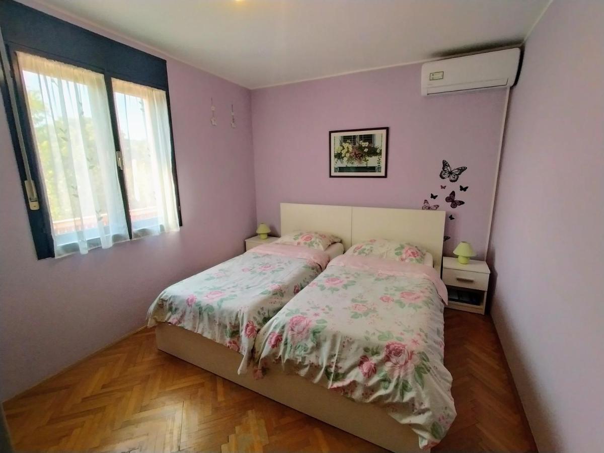 Apartments Villa Sabina พูลา ภายนอก รูปภาพ