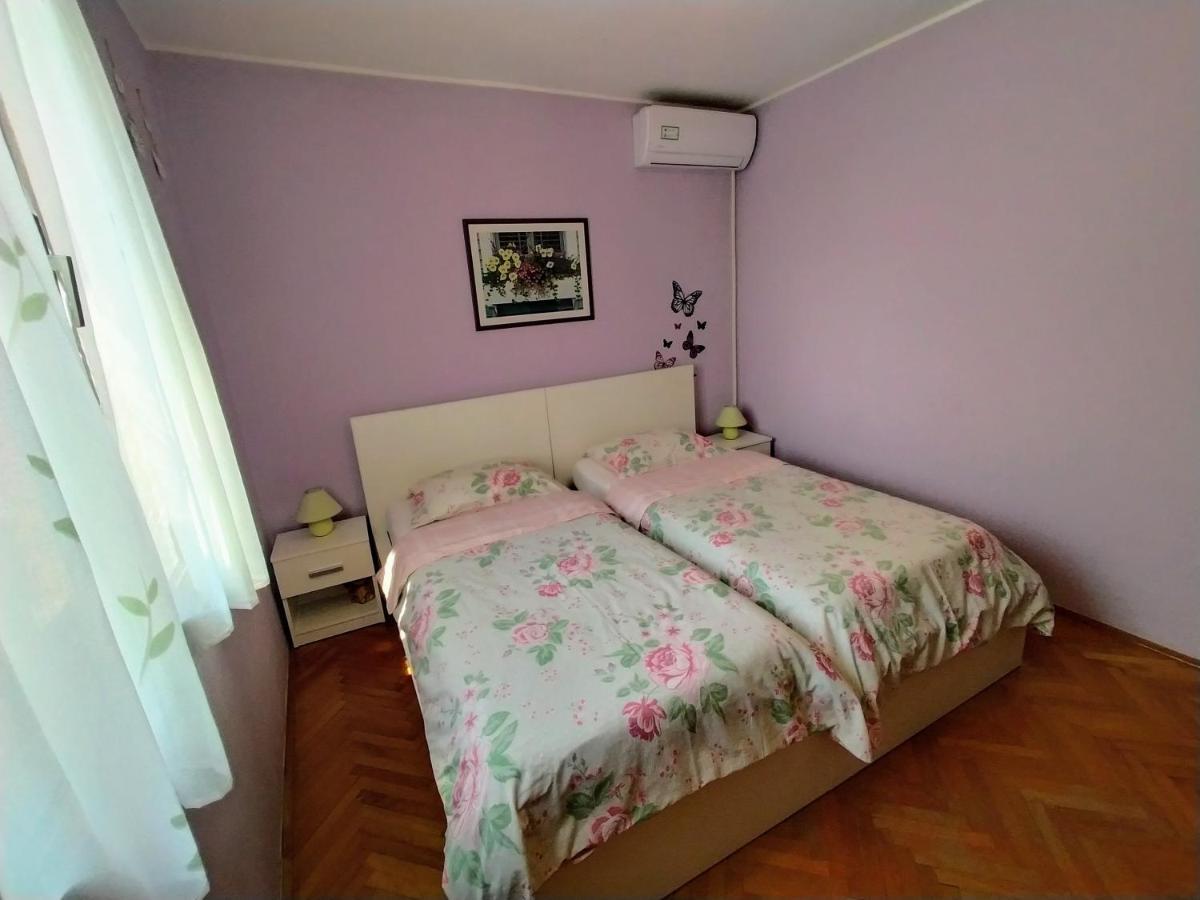 Apartments Villa Sabina พูลา ภายนอก รูปภาพ